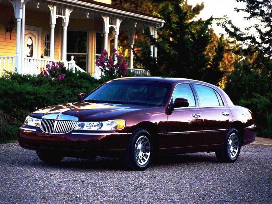  Lincoln Town Car 1998 года  (фото 4 из 77)